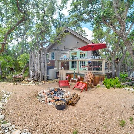 Snuggle Inn Wimberley Cabin With Fire Pit And Deck Ngoại thất bức ảnh