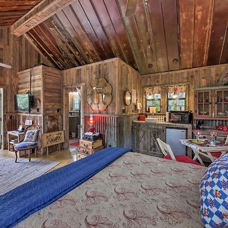 Snuggle Inn Wimberley Cabin With Fire Pit And Deck Ngoại thất bức ảnh
