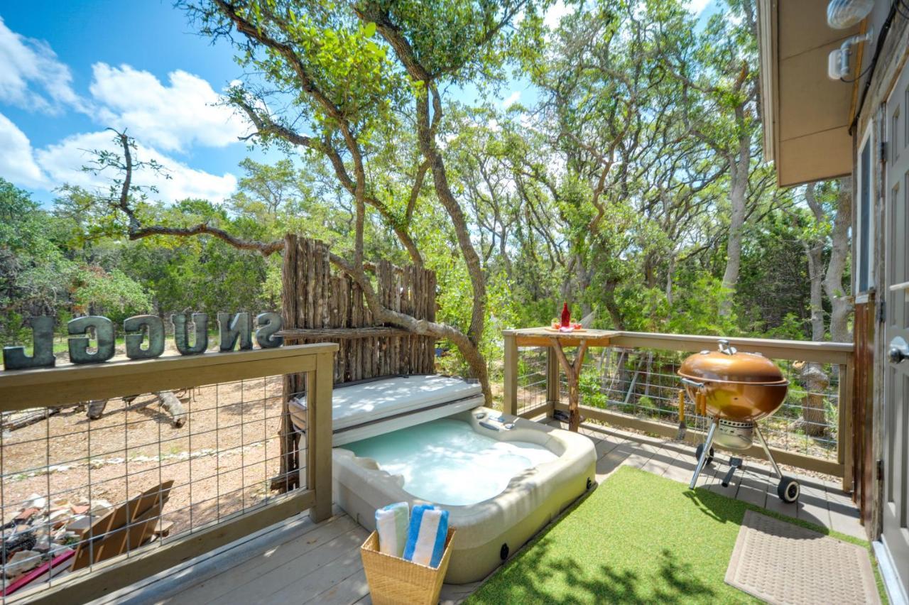 Snuggle Inn Wimberley Cabin With Fire Pit And Deck Ngoại thất bức ảnh