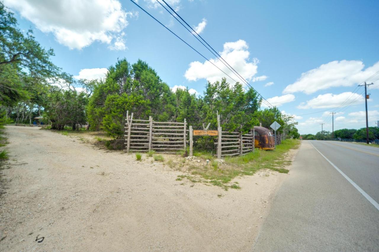 Snuggle Inn Wimberley Cabin With Fire Pit And Deck Ngoại thất bức ảnh