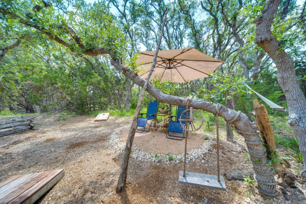 Snuggle Inn Wimberley Cabin With Fire Pit And Deck Ngoại thất bức ảnh