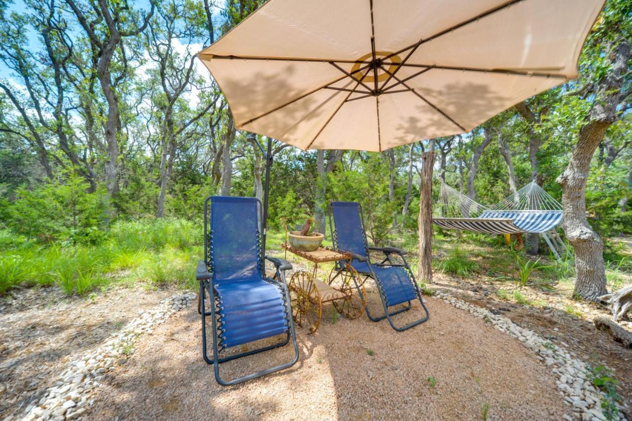 Snuggle Inn Wimberley Cabin With Fire Pit And Deck Ngoại thất bức ảnh