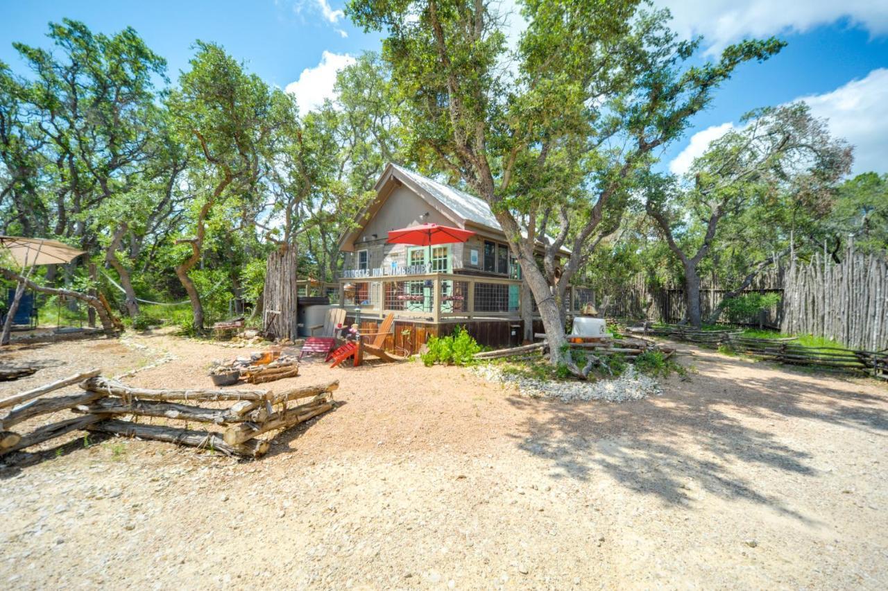 Snuggle Inn Wimberley Cabin With Fire Pit And Deck Ngoại thất bức ảnh