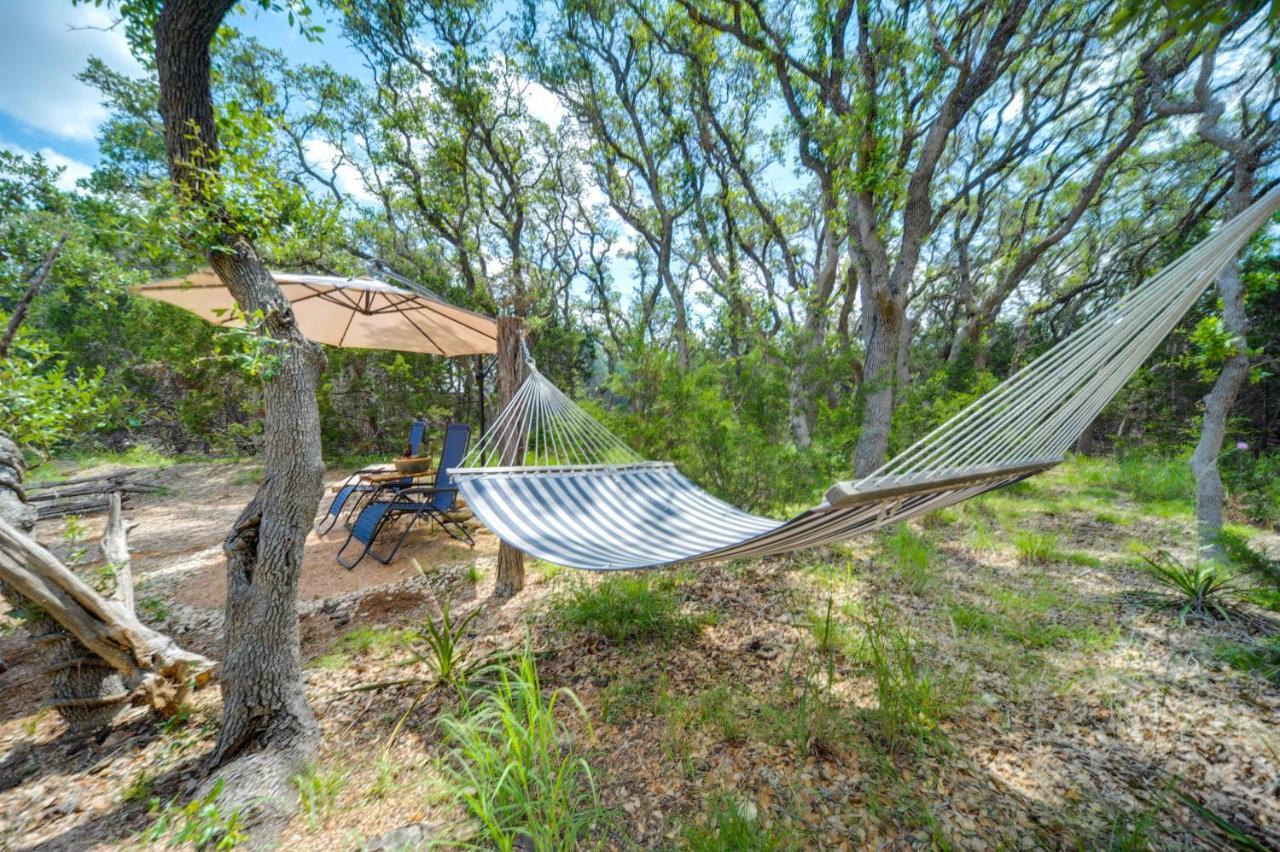 Snuggle Inn Wimberley Cabin With Fire Pit And Deck Ngoại thất bức ảnh