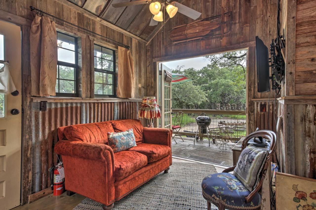 Snuggle Inn Wimberley Cabin With Fire Pit And Deck Ngoại thất bức ảnh