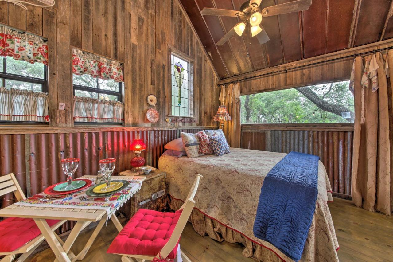 Snuggle Inn Wimberley Cabin With Fire Pit And Deck Ngoại thất bức ảnh