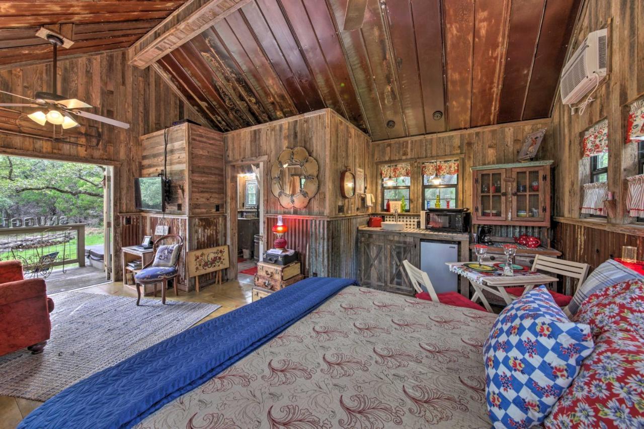 Snuggle Inn Wimberley Cabin With Fire Pit And Deck Ngoại thất bức ảnh