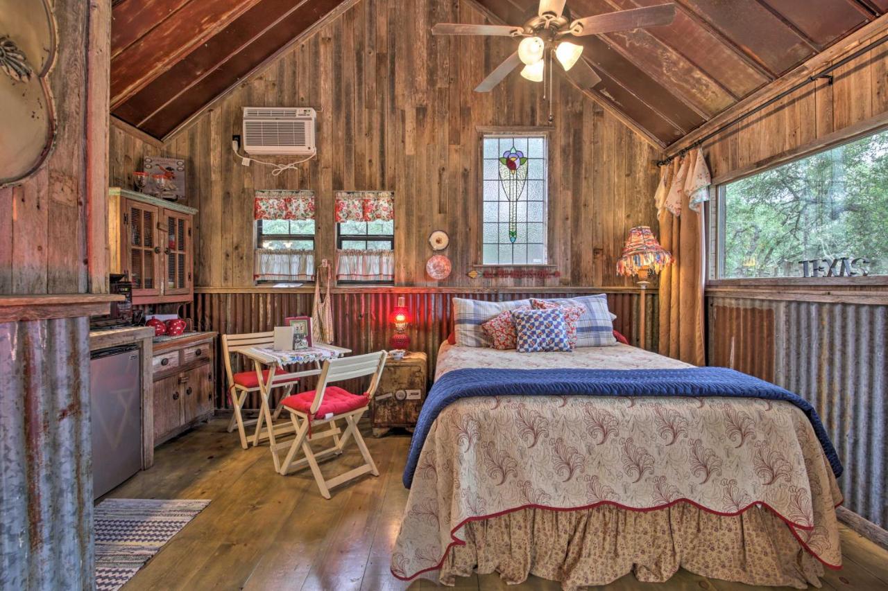 Snuggle Inn Wimberley Cabin With Fire Pit And Deck Ngoại thất bức ảnh