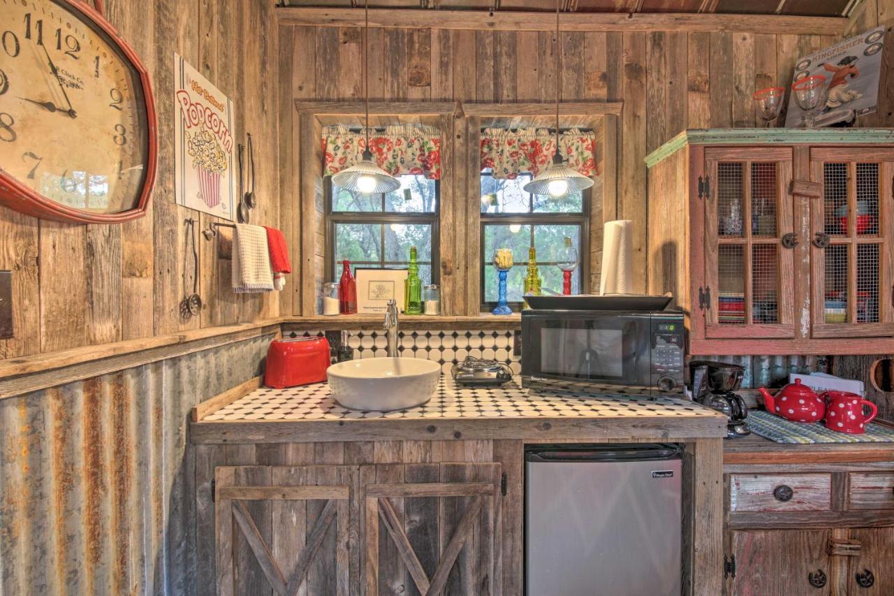 Snuggle Inn Wimberley Cabin With Fire Pit And Deck Ngoại thất bức ảnh