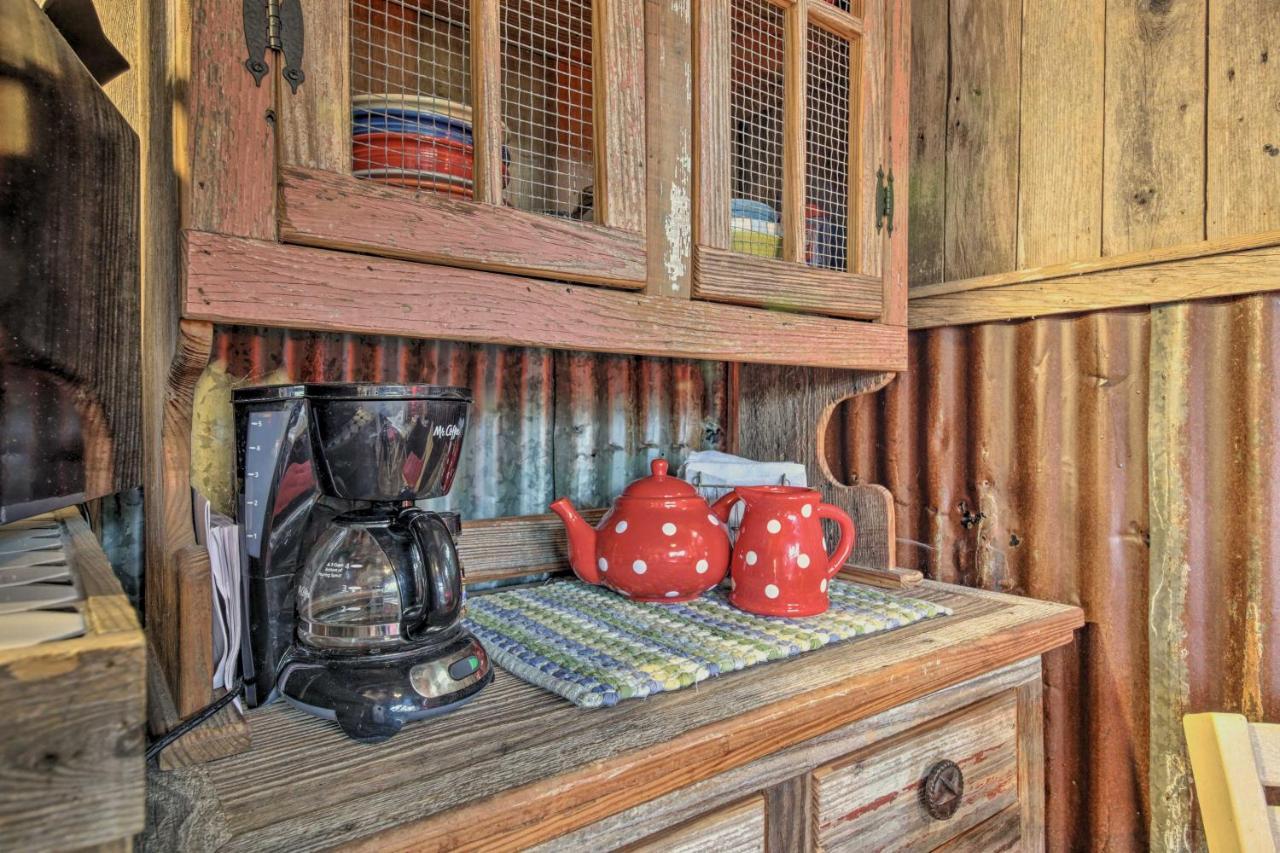 Snuggle Inn Wimberley Cabin With Fire Pit And Deck Ngoại thất bức ảnh