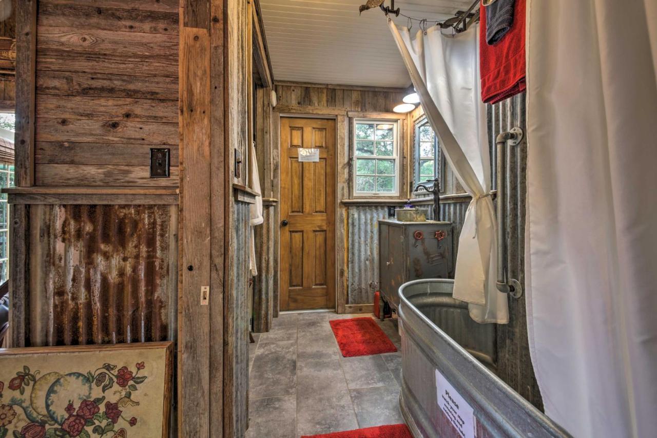 Snuggle Inn Wimberley Cabin With Fire Pit And Deck Ngoại thất bức ảnh